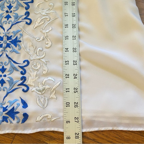 White House/Black Market sleeveless lined top - size m - Picture 4 of 7